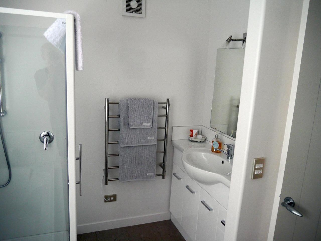 Kereru Cottage Russell - James Cook Apartment Dış mekan fotoğraf
